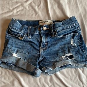 Abercrombie Kids girls distressed denim shorts 7/8